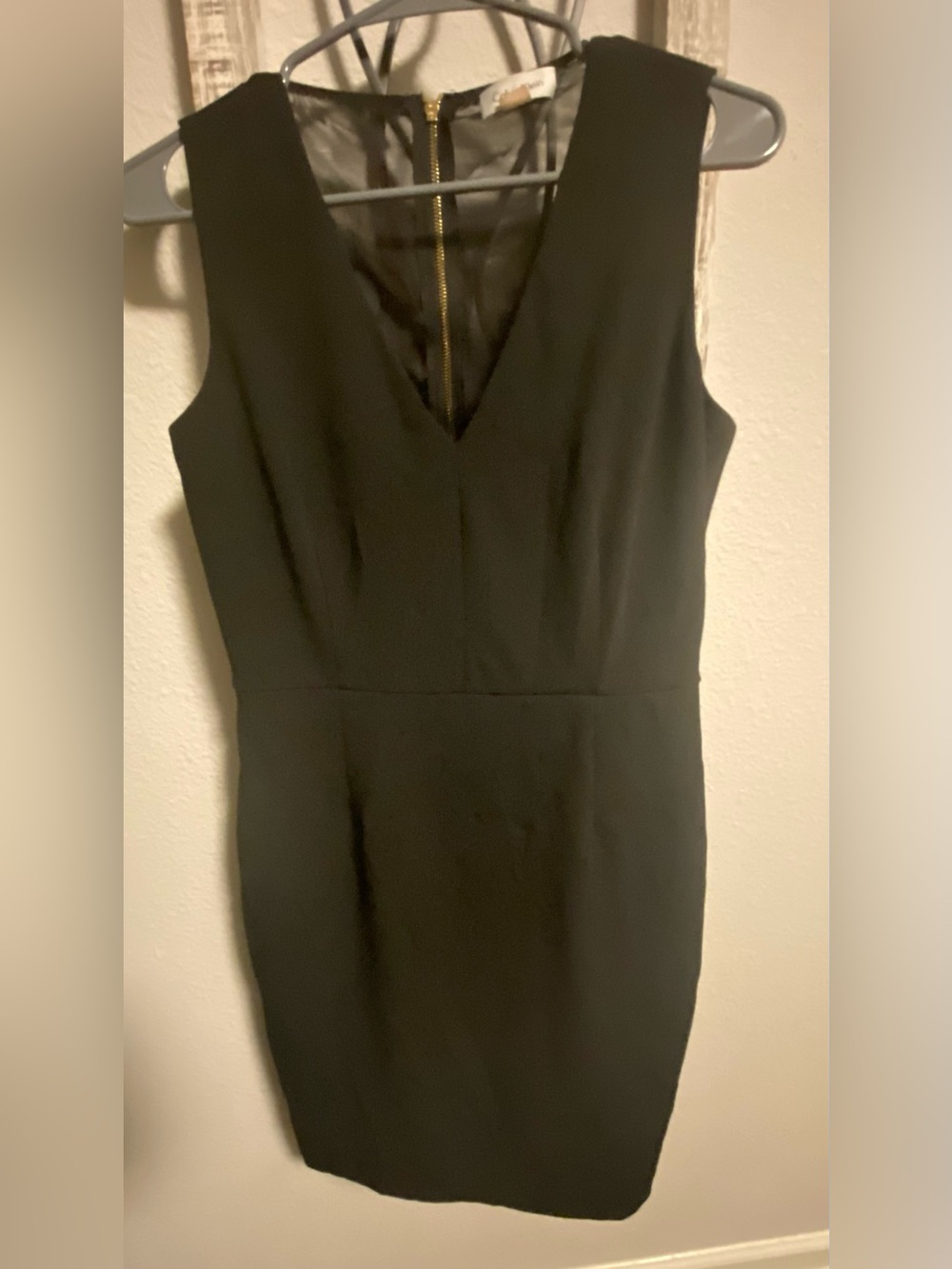 Calvin Klein Black Sleeveless V-Neck Sheath Midi Dress